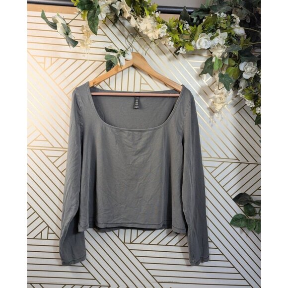 Skims Women's Round Neck Long Sleeve T Shirt Silver AP-LGS-1627 Size 4X READ - Picture 1 of 6